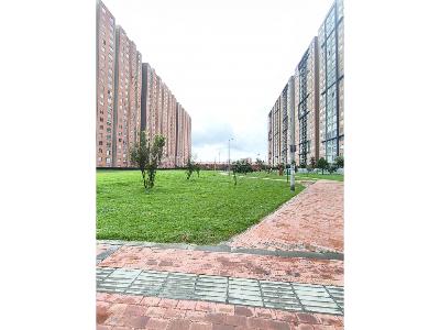 Apartamento de 3 alcobas en venta en Castilla La Nueva, Bogotá, 75 m² · foto 2 de 20