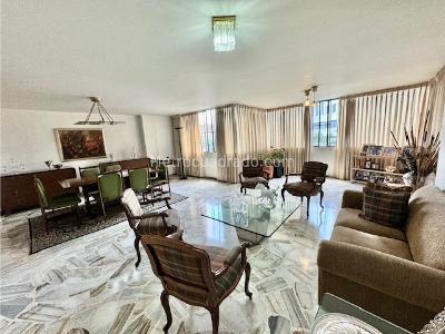 Apartamento de 3 alcobas en venta en Versalles, Cali, 150 m² · foto 2 de 17