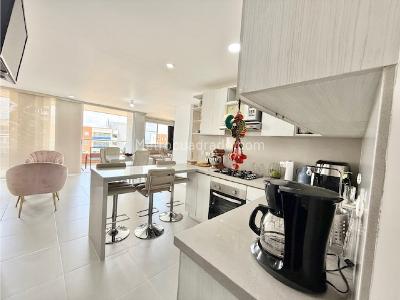Apartamento de 2 alcobas en venta en Cristales, Cali, 102 m² · foto 6 de 19