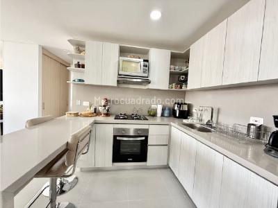 Apartamento de 2 alcobas en venta en Cristales, Cali, 102 m² · foto 9 de 19