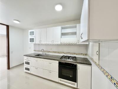 Apartamento de 3 alcobas en venta en Cristales, Cali, 127 m² · foto 11 de 20