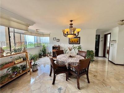 Apartamento de 4 alcobas en venta en Seminario, Cali, 256 m² · foto 2 de 20
