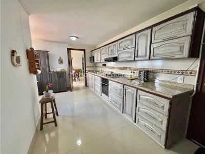 Apartamento de 4 alcobas en venta en Seminario, Cali, 256 m² · foto 7 de 20