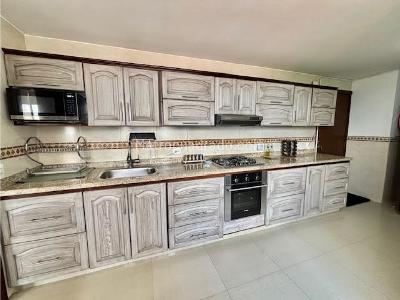 Apartamento de 4 alcobas en venta en Seminario, Cali, 256 m² · foto 9 de 20