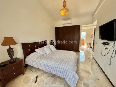 Apartamento de 4 alcobas en venta en Seminario, Cali, 256 m² · foto 13 de 20