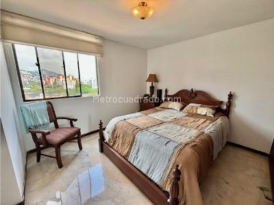 Apartamento de 4 alcobas en venta en Seminario, Cali, 256 m² · foto 19 de 20