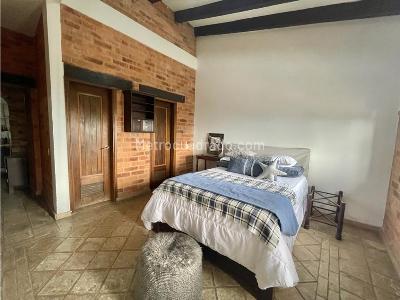 Casa de 4 alcobas en venta en Arroyohondo, Cali, 700 m² · foto 7 de 11
