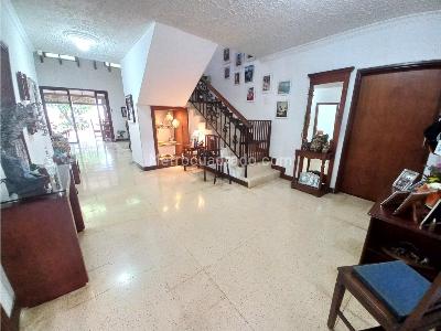 Casa de 4 alcobas en venta en La Flora, Cali, 405 m² · foto 2 de 20