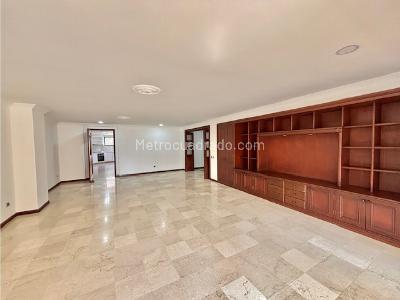 Apartamento de 3 alcobas en venta en Centenario, Cali, 196 m² · foto 3 de 20