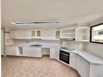 Apartamento de 3 alcobas en venta en Centenario, Cali, 196 m² · foto 7 de 20