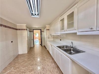 Apartamento de 3 alcobas en venta en Centenario, Cali, 196 m² · foto 9 de 20
