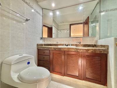 Apartamento de 3 alcobas en venta en Centenario, Cali, 196 m² · foto 13 de 20