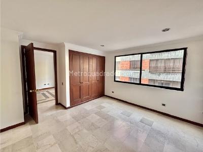 Apartamento de 3 alcobas en venta en Centenario, Cali, 196 m² · foto 15 de 20