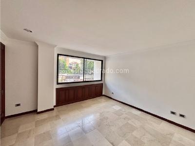 Apartamento de 3 alcobas en venta en Centenario, Cali, 196 m² · foto 16 de 20