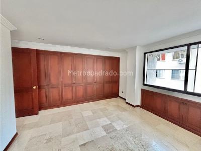 Apartamento de 3 alcobas en venta en Centenario, Cali, 196 m² · foto 17 de 20