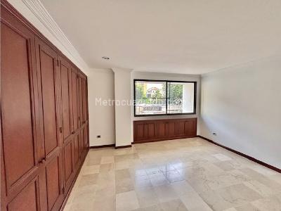 Apartamento de 3 alcobas en venta en Centenario, Cali, 196 m² · foto 18 de 20