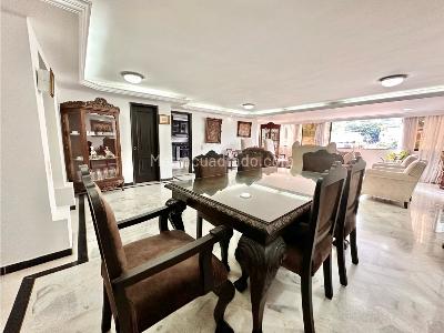 Apartamento de 3 alcobas en venta en El Bosque, Cali, 186 m² · foto 2 de 5