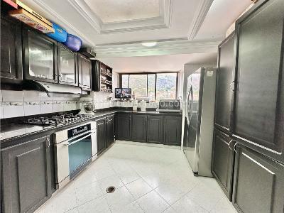 Apartamento de 3 alcobas en venta en El Bosque, Cali, 186 m² · foto 4 de 5
