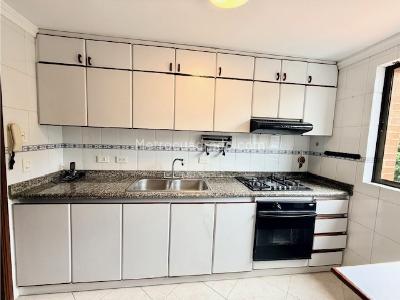 Apartamento de 2 alcobas en venta en Granada, Cali, 110 m² · foto 4 de 10