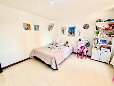 Apartamento de 3 alcobas en venta en La Flora, Cali, 182 m² · foto 15 de 20
