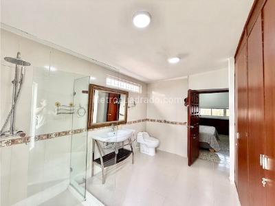 Casa de 5 alcobas en venta en Ciudad Jardin, Cali, 780 m² · foto 13 de 17