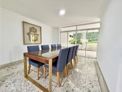 Casa de 5 alcobas en venta en Ciudad Jardin, Cali, 780 m² · foto 3 de 17