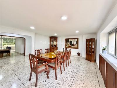 Casa de 5 alcobas en venta en Ciudad Jardin, Cali, 780 m² · foto 6 de 17