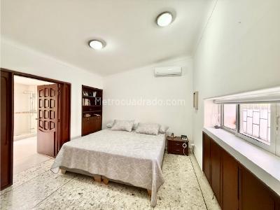 Casa de 5 alcobas en venta en Ciudad Jardin, Cali, 780 m² · foto 8 de 17