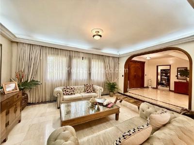 Casa de 5 alcobas en venta en Santa Teresita, Cali, 844 m² · foto 7 de 20