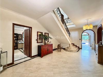Casa de 5 alcobas en venta en Santa Teresita, Cali, 844 m² · foto 9 de 20