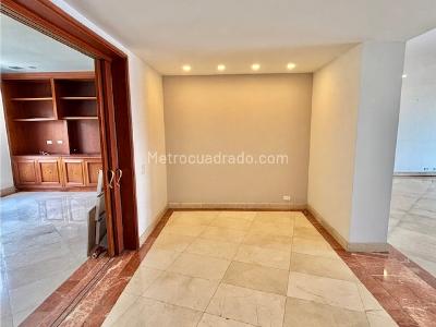 Apartamento de 4 alcobas en venta en Cristales, Cali, 458 m² · foto 10 de 20