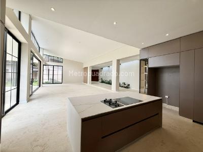 Casa de 5 alcobas en venta en Laguna Seca, Cali, 730 m² · foto 4 de 20