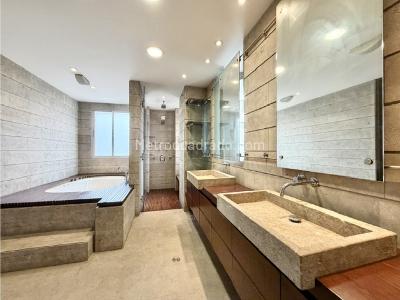 Apartamento de 3 alcobas en arriendo en La Arboleda, Cali, 435 m² · foto 16 de 20