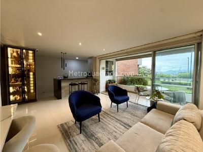 Apartamento de 3 alcobas en venta en Cristales, Cali, 141 m² · foto 3 de 19