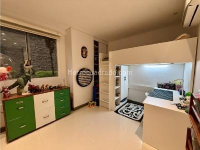 Apartamento de 3 alcobas en venta en Cristales, Cali, 141 m² · foto 14 de 19
