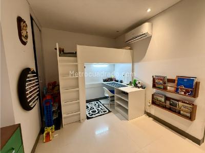 Apartamento de 3 alcobas en venta en Cristales, Cali, 141 m² · foto 15 de 19