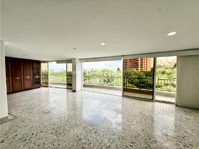 Apartamento de 3 alcobas en venta en La Arboleda, Cali, 206 m² · foto 2 de 20