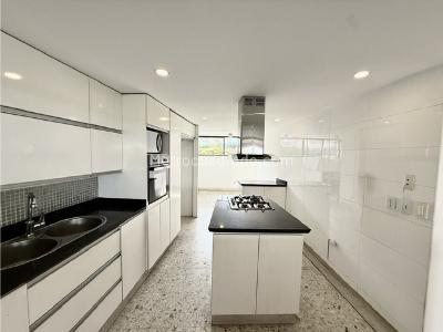 Apartamento de 3 alcobas en venta en La Arboleda, Cali, 206 m² · foto 13 de 20
