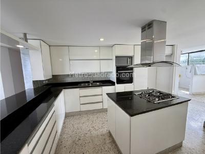 Apartamento de 3 alcobas en venta en La Arboleda, Cali, 206 m² · foto 14 de 20