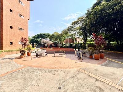 Apartamento en venta en Ciudad Jardin, Cali · foto 18 de 20