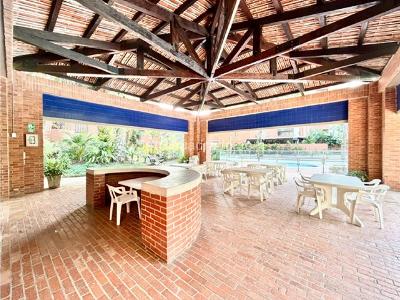 Apartamento en venta en Ciudad Jardin, Cali · foto 19 de 20