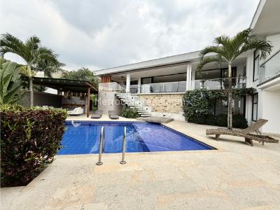 Casa de 4 alcobas en venta en Menga, Cali, 557 m² · foto 2 de 20