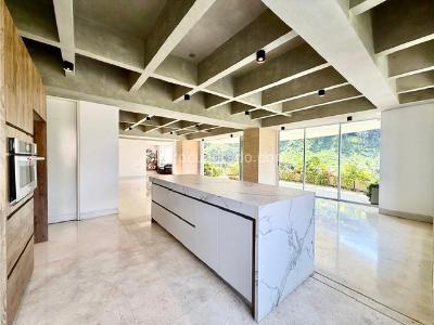 Apartamento de 3 alcobas en venta en Aguacatal, Cali, 286 m² · foto 2 de 20
