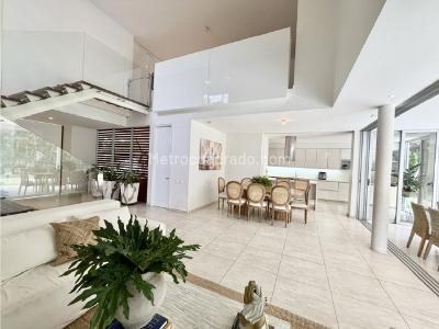 Casa de 3 alcobas en venta en Pance, Cali, 396 m² · foto 2 de 20