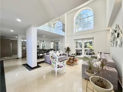Casa de 4 alcobas en venta en Pance, Cali, 324 m² · foto 2 de 20