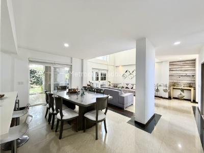 Casa de 4 alcobas en venta en Pance, Cali, 324 m² · foto 3 de 20