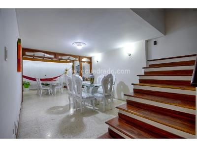 Casa de 4 alcobas en venta en Prados Del Norte, Cali, 207 m² · foto 9 de 17