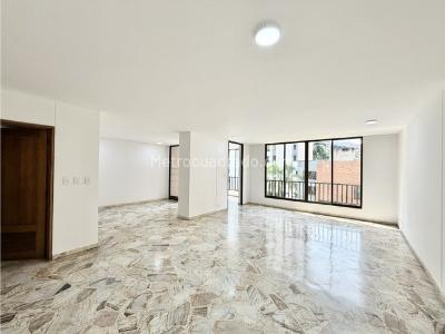 Apartamento de 3 alcobas en venta en Santa Teresita, Cali, 159 m² · foto 2 de 20