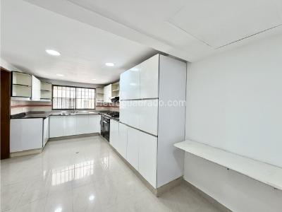 Apartamento de 3 alcobas en venta en Santa Teresita, Cali, 159 m² · foto 11 de 20