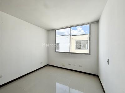 Apartamento de 2 alcobas en venta en Cristales, Cali, 70 m² · foto 10 de 14